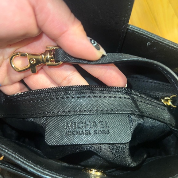 Michael Kors, Black Handbag - Picture 13 of 14